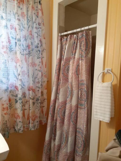 #05 - Lakefront Two Bedroom Cottage- Pet Friendly Hot Springs Luaran gambar