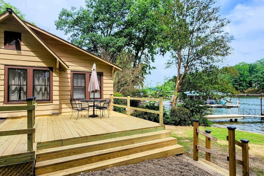 #05 - Lakefront Two Bedroom Cottage- Pet Friendly Hot Springs Luaran gambar