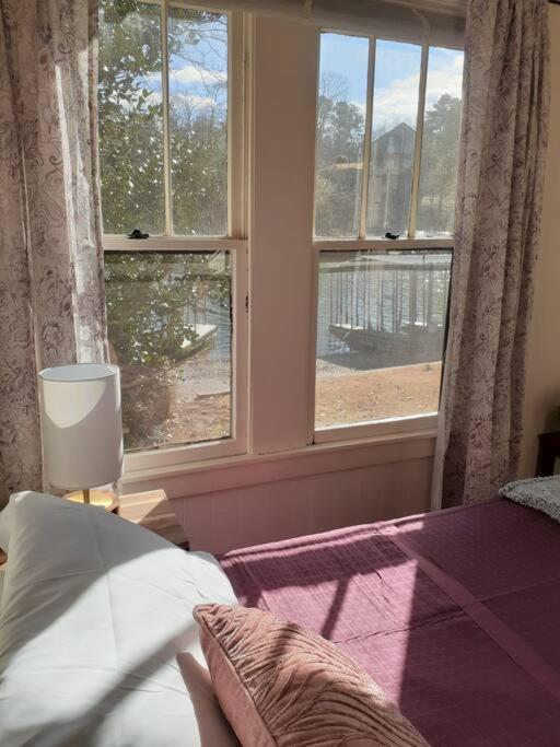 #05 - Lakefront Two Bedroom Cottage- Pet Friendly Hot Springs Luaran gambar