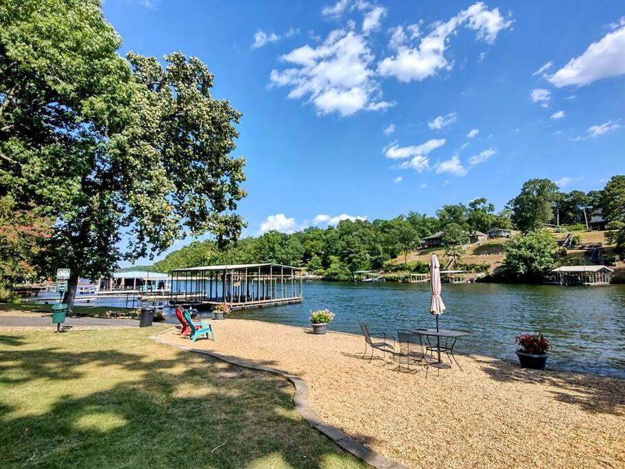 #05 - Lakefront Two Bedroom Cottage- Pet Friendly Hot Springs Luaran gambar
